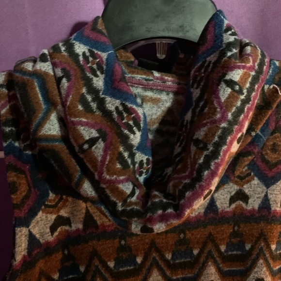 Twenty one sleeveless cowl neck top - Picture 2 of 4